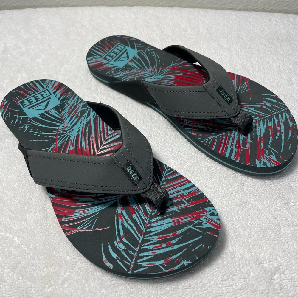 Reef Men's Gray and Red Flip Flops Size 7